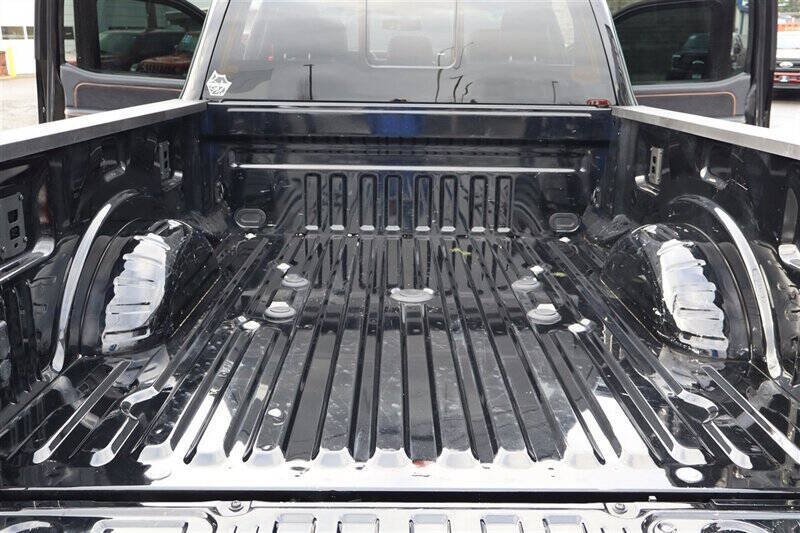 Used 2024 Ford F350 Platinum w/ Tremor Off-Road Package AWD/4WD image 34