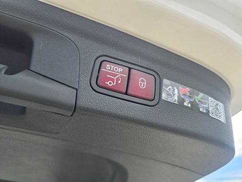 New 2026 Mercedes-Benz GLE 450e 4MATIC image 19