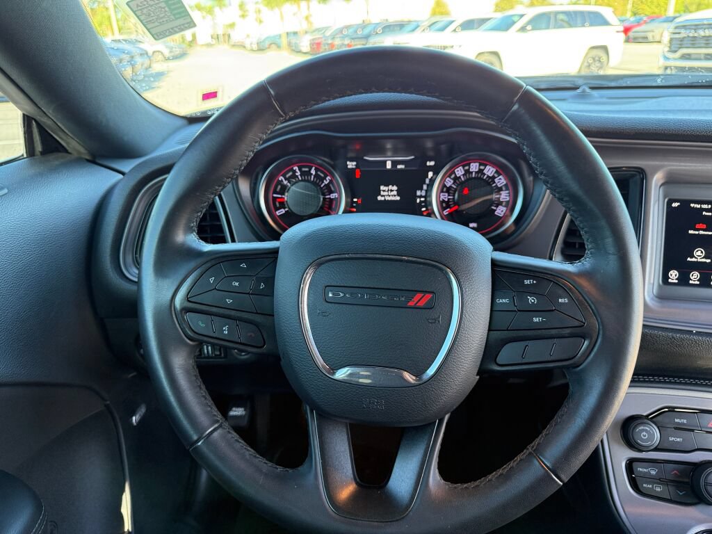 Used 2023 Dodge Challenger SXT RWD image 16