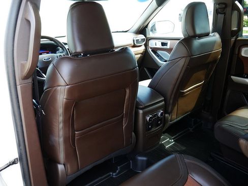 Used 2024 Ford Explorer King Ranch w/ Technology Package AWD/4WD image 16
