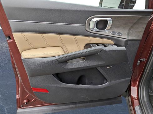 Used 2024 Kia Sorento SX Prestige w/ Olive Brown Leather Package image 12