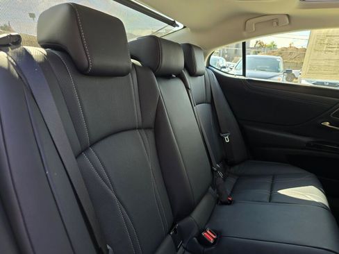Used 2025 Lexus ES 350 w/ Accessory Package (Z1) FWD image 14
