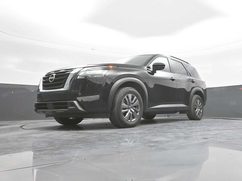 Used 2025 Nissan Pathfinder SV AWD/4WD image 37