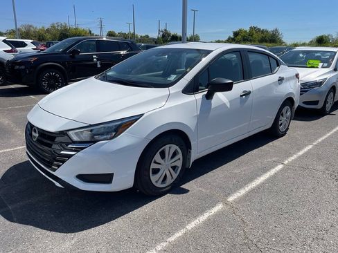 Used 2025 Nissan Versa S w/ Trunk Package FWD image 2
