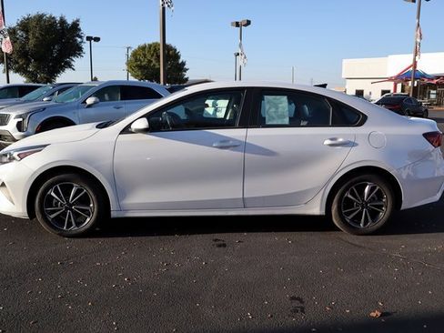 Used 2024 Kia Forte LXS image 2