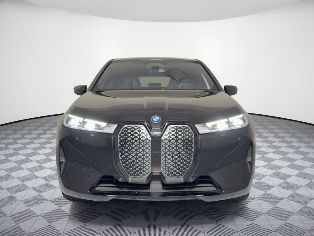 Certified 2024 BMW iX xDrive50 w/ Premium Package AWD/4WD image 6
