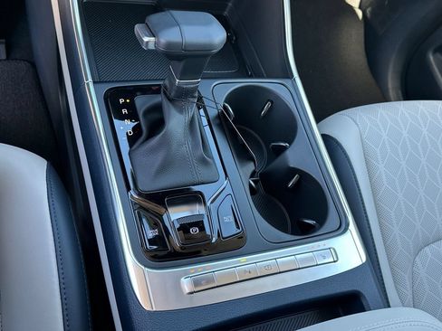 New 2026 Kia Carnival EX FWD image 25