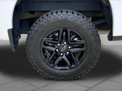 Used 2024 Chevrolet Silverado 1500 Custom Trail Boss AWD/4WD image 11