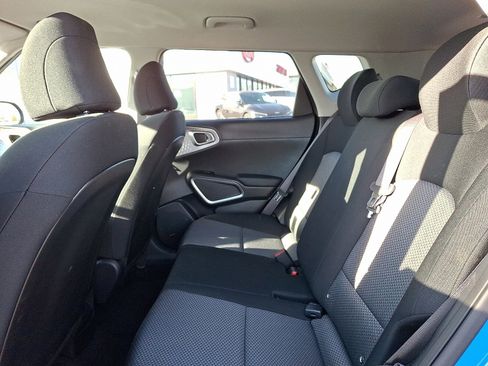 Used 2025 Kia Soul S image 9