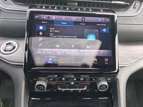 Used 2021 Jeep Grand Cherokee L Overland w/ Luxury Tech Group IV image 27