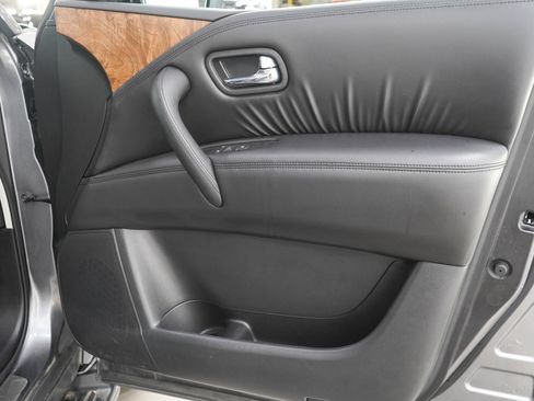 Used 2021 Nissan Armada SL w/ Captain's Chairs Package AWD/4WD image 9