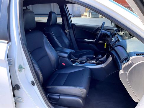 Used 2016 Honda Accord Sport image 9