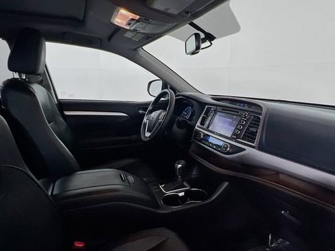 Used 2015 Toyota Highlander XLE AWD/4WD image 10