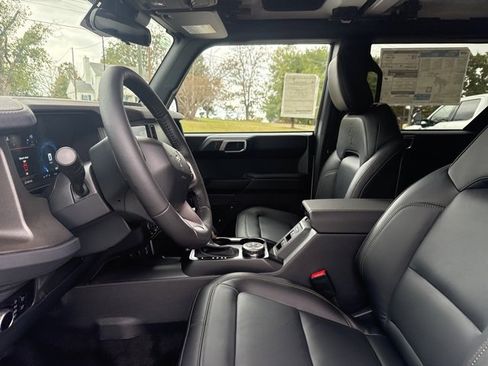 New 2025 Ford Bronco Badlands image 29