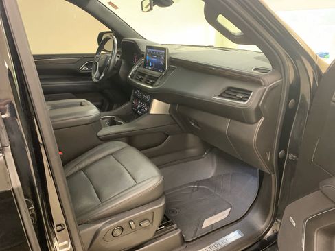 Used 2021 Chevrolet Tahoe Z71 w/ Rear Media and Nav Package image 15