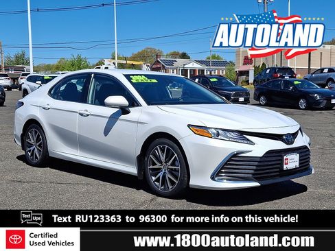Used 2024 Toyota Camry XLE w/ Cold Weather Package AWD/4WD image 1
