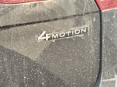 Used 2024 Volkswagen Tiguan SEL R-Line w/ MDO Package, Two-Row image 4