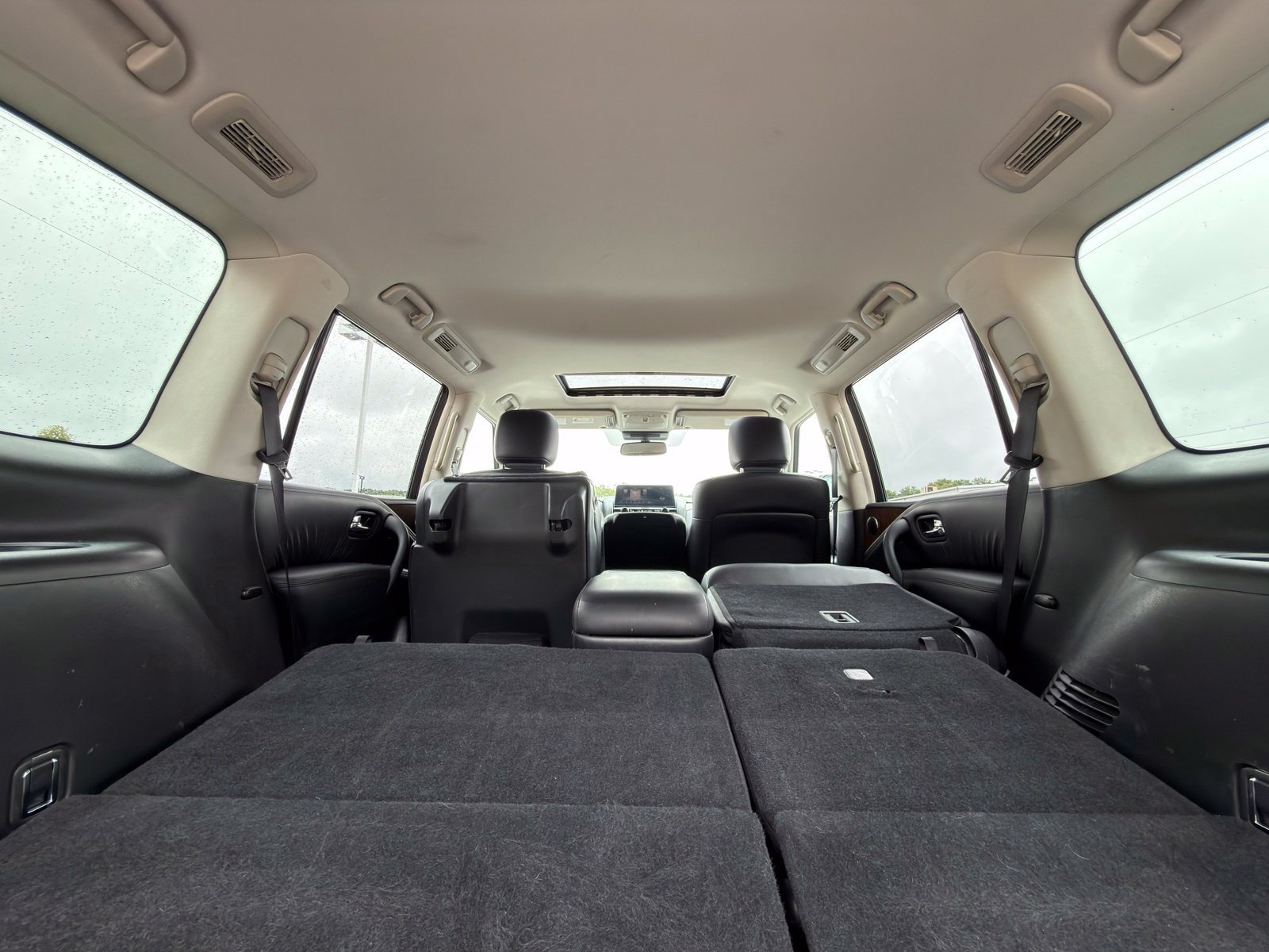 Used 2021 Nissan Armada SL w/ Captain's Chairs Package AWD/4WD image 4