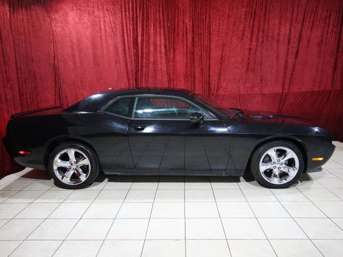 Used 2013 Dodge Challenger R/T RWD image 8