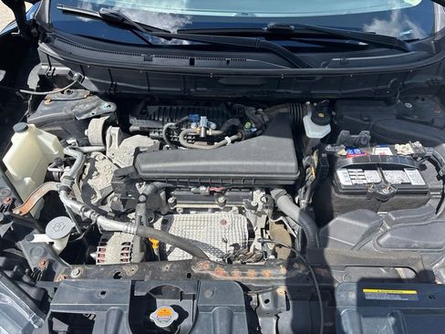 Used 2017 Nissan Rogue SV w/ SV Premium Package AWD/4WD image 12