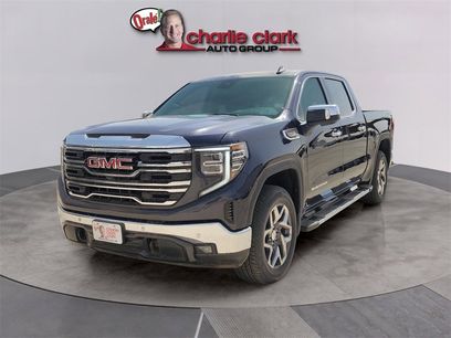 New 2025 GMC Sierra 1500 SLT