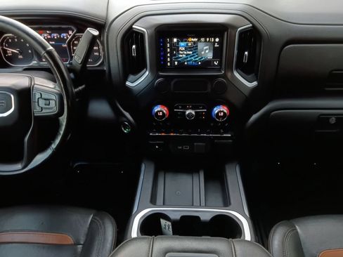 Used 2021 GMC Sierra 1500 AT4 w/ AT4 Premium Package AWD/4WD image 3