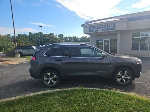 Used 2020 Jeep Cherokee Limited AWD/4WD image 3