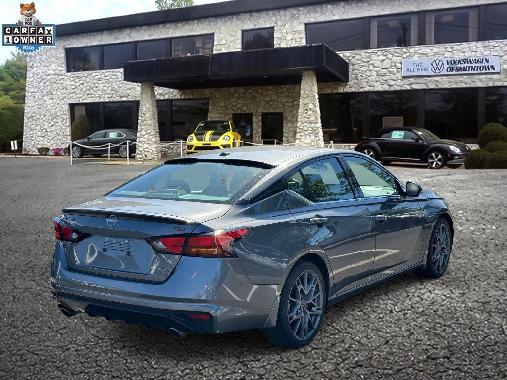 Used 2024 Nissan Altima 2.0 SR FWD image 5