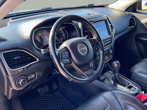 Used 2019 Jeep Cherokee Trailhawk image 15