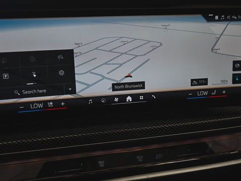 Used 2023 BMW i7 xDrive60 w/ Parking Assistance Package AWD/4WD image 23