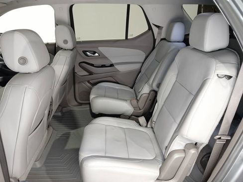 Used 2020 Chevrolet Traverse LT w/ LT Premium Package AWD/4WD image 12