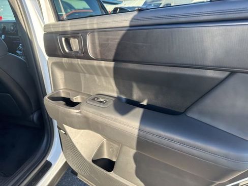 Used 2025 Hyundai Santa Fe Calligraphy image 13