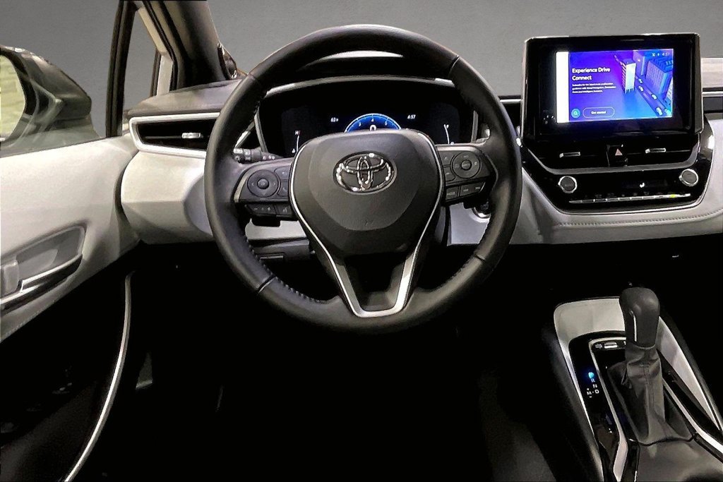 Used 2025 Toyota Corolla XSE FWD image 9