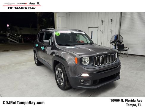 Used 2018 Jeep Renegade Latitude FWD image 1