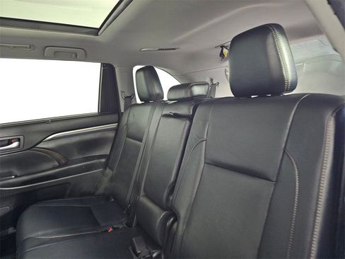 Used 2018 Toyota Highlander Limited Platinum image 20