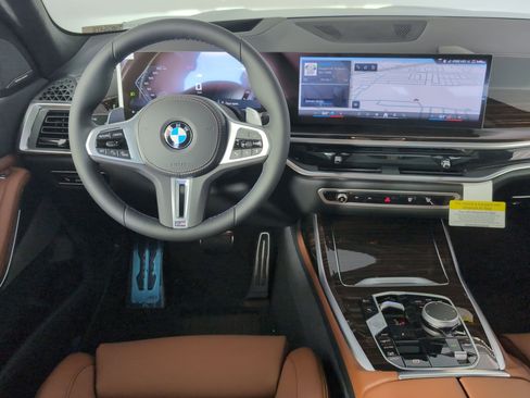 New 2026 BMW X7 M60i image 4