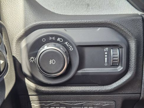 Used 2024 Jeep Wrangler Unlimited Sport AWD/4WD image 21