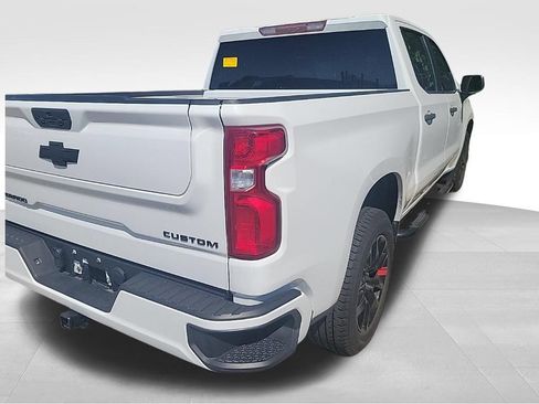 Used 2021 Chevrolet Silverado 1500 Custom RWD image 3