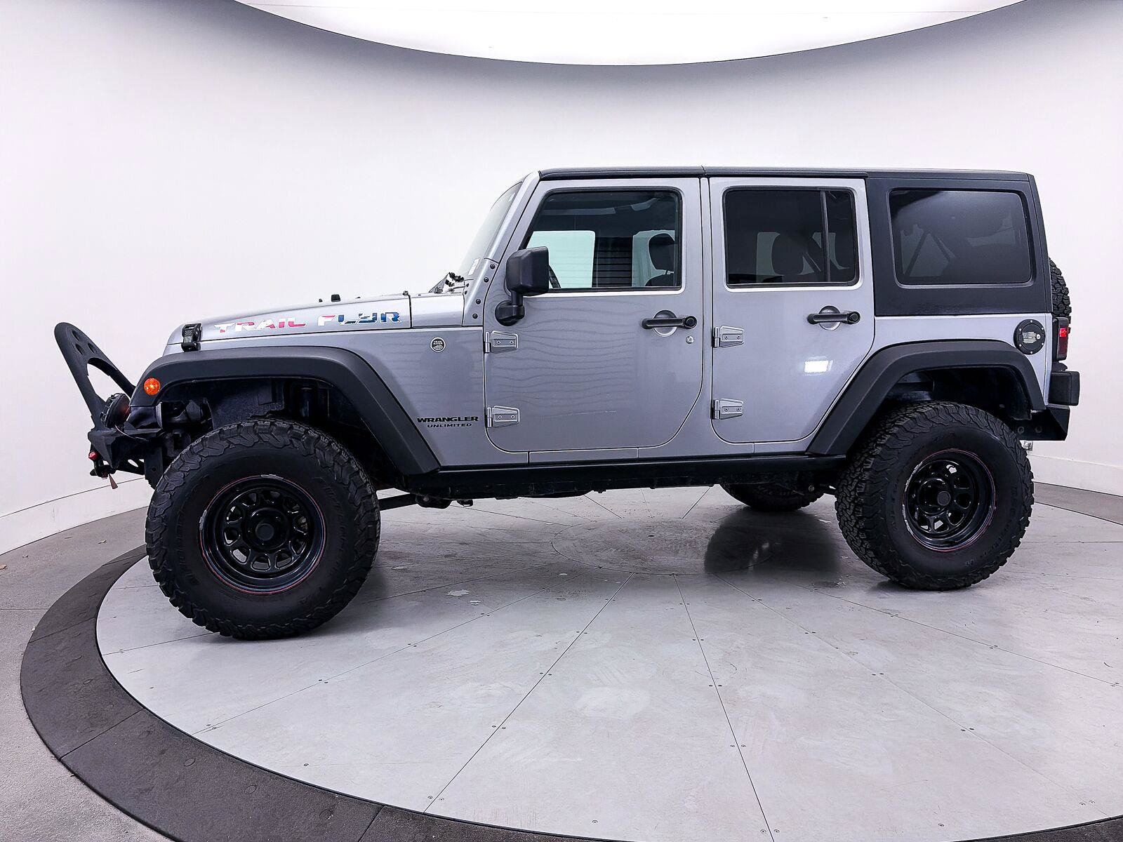 Used 2017 Jeep Wrangler Unlimited Rubicon AWD/4WD image 28