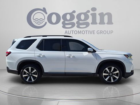 Certified 2025 Honda Pilot Touring image 7