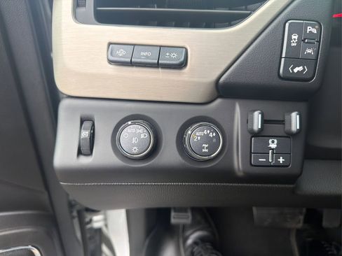 Used 2020 GMC Yukon XL Denali AWD/4WD image 15