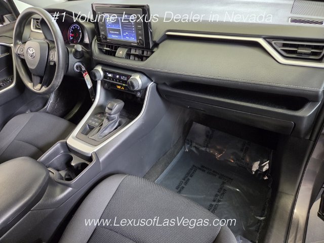 Used 2021 Toyota RAV4 LE AWD/4WD image 23