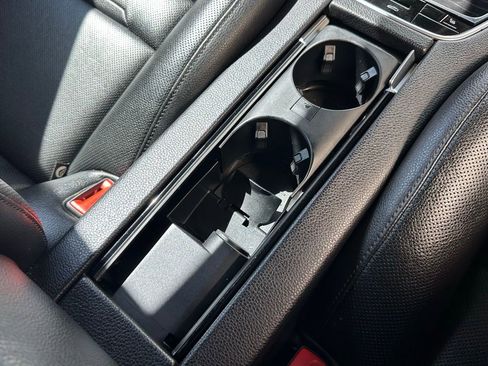 Used 2019 Porsche Panamera image 35