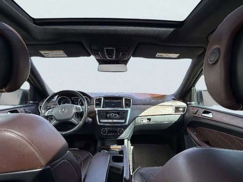 Used 2015 Mercedes-Benz GL 550 4MATIC image 9