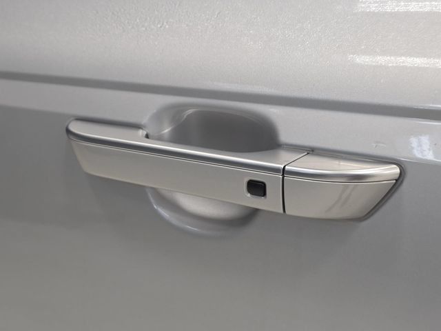 Used 2023 Kia Carnival LX FWD image 7