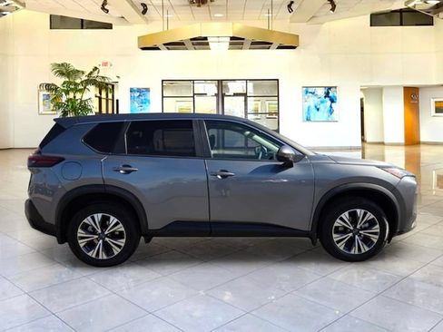 Used 2023 Nissan Rogue SV FWD image 4