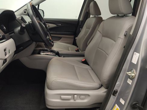 Used 2019 Honda Pilot Touring image 17