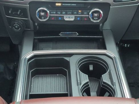 Certified 2022 Ford F450 Platinum w/ FX4 Off-Road Package AWD/4WD image 19