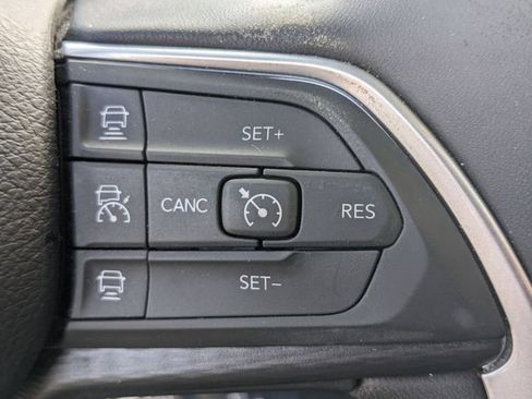 Used 2024 Jeep Grand Cherokee L Laredo w/ Luxury Tech Group I AWD/4WD image 21