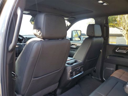 Used 2024 Chevrolet Silverado 3500 High Country w/ Technology Package image 17